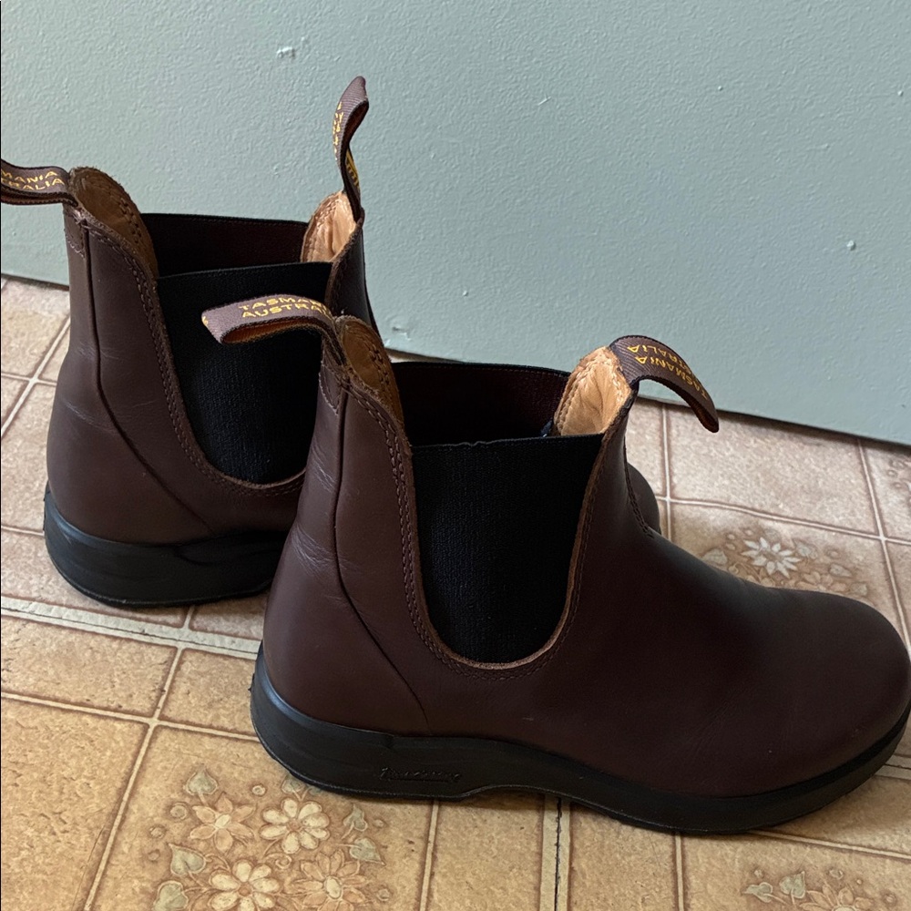 Blundstone Cocoa Brown Leather Women’s All Terrian Boots - Picture 2 of 10